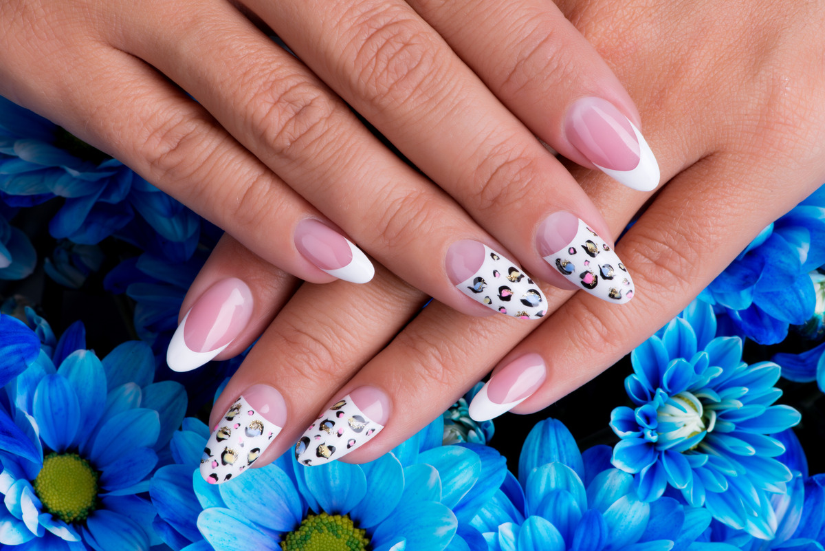 You are currently viewing Transform Your Look: Creative French Manicure Designs at Bella Nails!