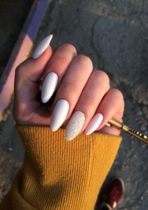 Read more about the article Common Stiletto Nail Problems And Effective Solutions From Bella Nails Experts